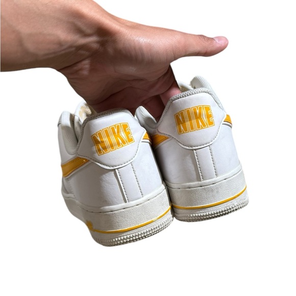 Nike Air Force 1 University Gold - Picture 4 of 7